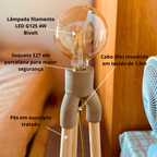 Elegante Luminária De Piso Tripé Em Madeira Luz Ambar Bivolt