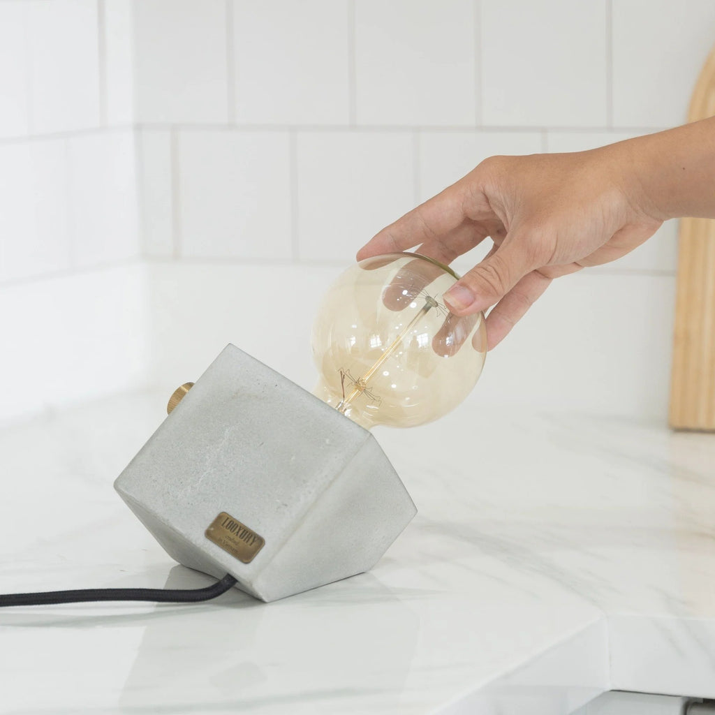 Lâmpada de Cimento Angular