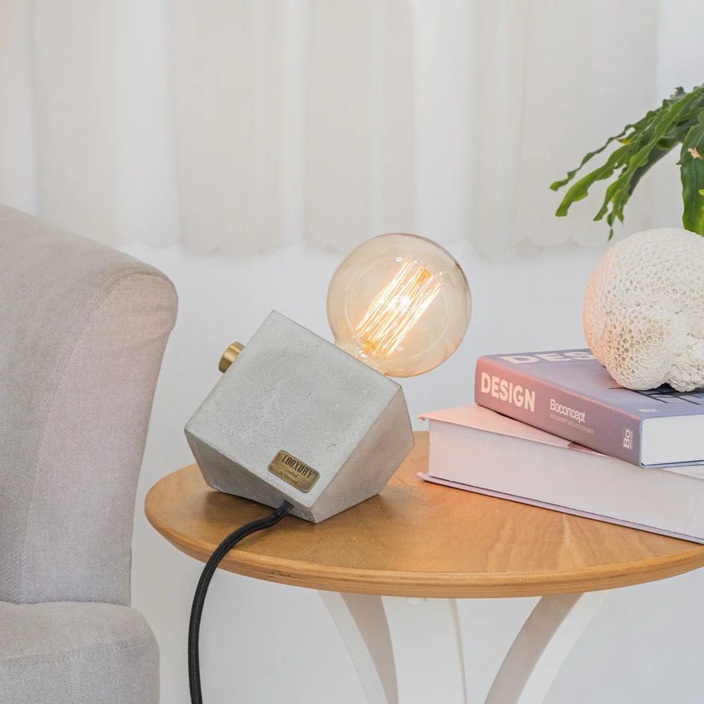 Lâmpada de Cimento Angular